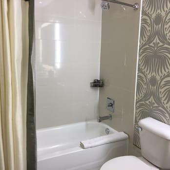 Silversmith Hotel Chicago Downtown - Bathroom - Hotels Near Me - Chicago, Illinois Silversmith Hotel Chicago Downtown - Bathroom - Hotels Near Me - Chicago, Illinois