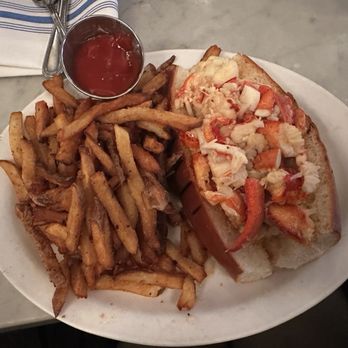 Neptune Oyster - Maine Lobster Roll - Seafood Near Me - Boston, Massachusetts Neptune Oyster - Maine Lobster Roll - Seafood Near Me - Boston, Massachusetts