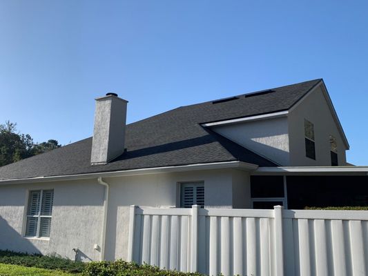 Elements Roofing Logo