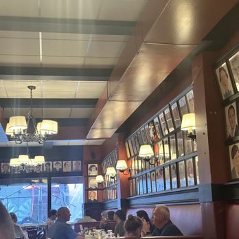 Sardi's - American Near Me - New York, New York
