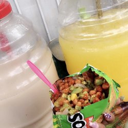 Tostilocos y Aguas Frescas