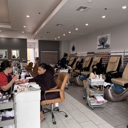 Happy Feet Nails & Spa 3