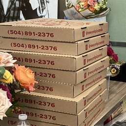 Pizza Boxes that are empty. Pizza Boxes that are empty.