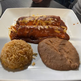 El Catrin Restaurant & Bar - Beef enchiladas - Bars Near Me - San Antonio, Texas El Catrin Restaurant & Bar - Beef enchiladas - Bars Near Me - San Antonio, Texas