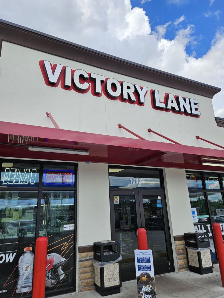 BRANDON MOBIL Updated October 2024 11 Photos 1640 W Brandon Blvd