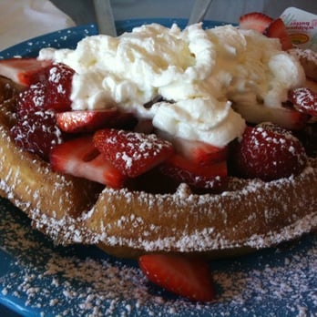 Bogart's Cafe - Waffle w/ strawberries - Breakfast & Brunch Near Me - Honolulu, Hawaii Bogart's Cafe - Waffle w/ strawberries - Breakfast & Brunch Near Me - Honolulu, Hawaii