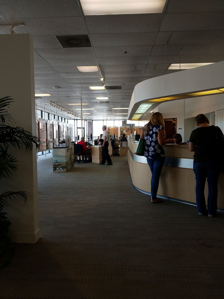 LENSCRAFTERS Updated April 2024 17 Reviews 10500 Ulmerton Rd