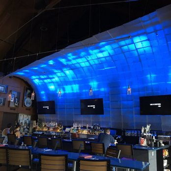 Hard Rock Cafe - Bar area - Burgers Near Me - Honolulu, Hawaii
