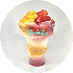 Juicy Green Express - Fresh Mango Strawberry Shaved ice