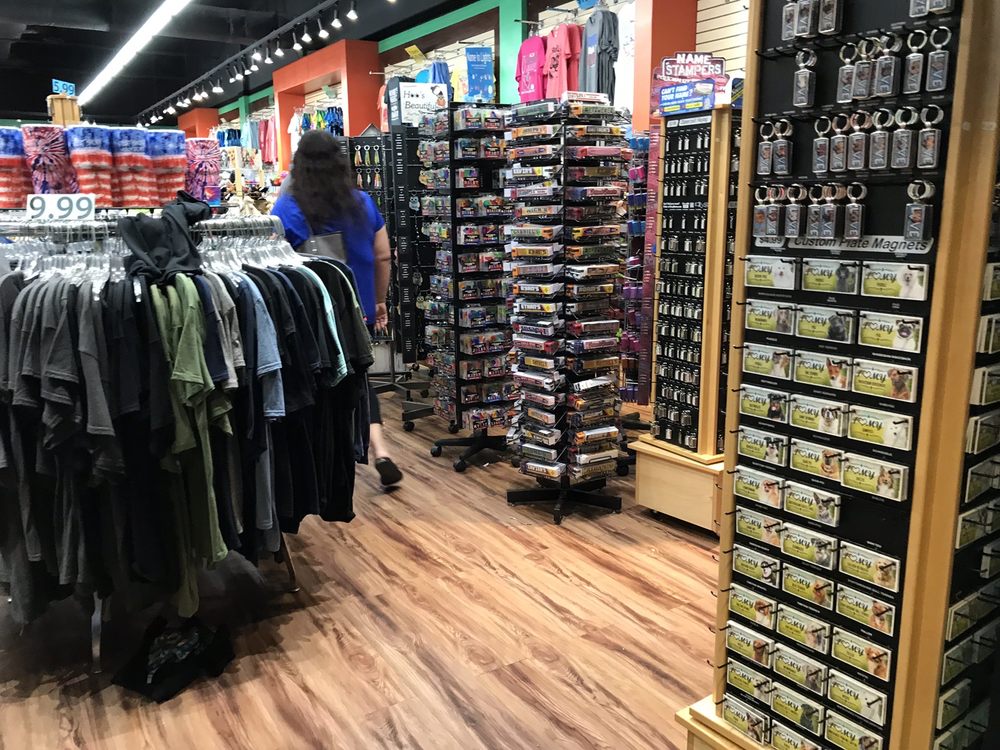 ISLAND TIKI GENERAL STORE Updated August 2024 131 The Island Dr