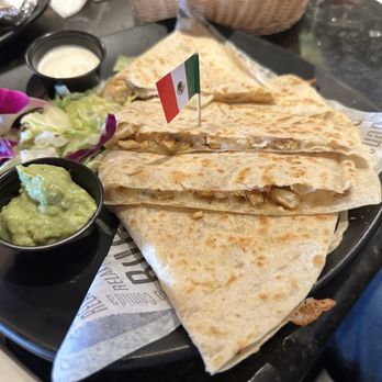 El Pescador - El Monte - Chicken quesodilla - Sports Bars Near Me - El Monte, California