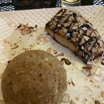 Andares - Salmón w/coconut & almonds  Mofongo w/yuca - Bars Near Me - Utuado, Puerto Rico