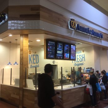 Auntie Anne's - Another busy weekend at auntie Anne's.  10/23/16 - Pretzels Near Me - Kennewick, Washington