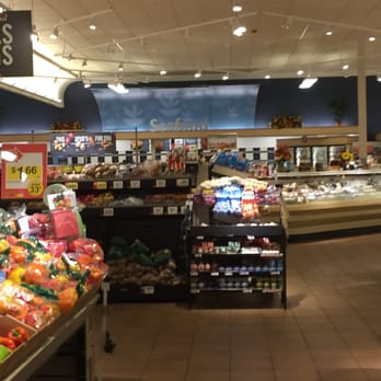 Stop & Shop - Franklin Super Stop&Shop -- Franklin Village Shopping Center : 40 Franklin Village Drive, Franklin                   Interior - Grocery Near Me - Franklin, Massachusetts