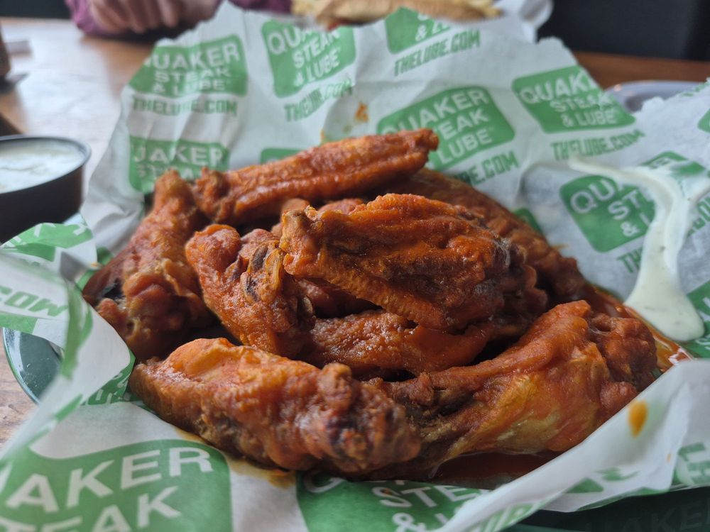 Quaker Steak & Lube Logo