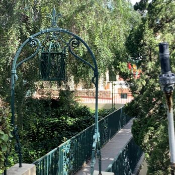 Hellman Park - Parks Near Me - Whittier, California