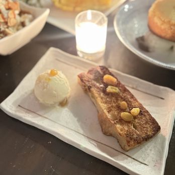 Noreetuh - King's Hawaiian bread pudding - New American Near Me - New York, New York Noreetuh - King's Hawaiian bread pudding - New American Near Me - New York, New York
