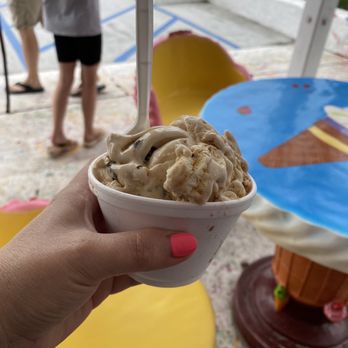 The Sugar Shack - Carmel brownie scoop - Burgers Near Me - Tybee Island, Georgia