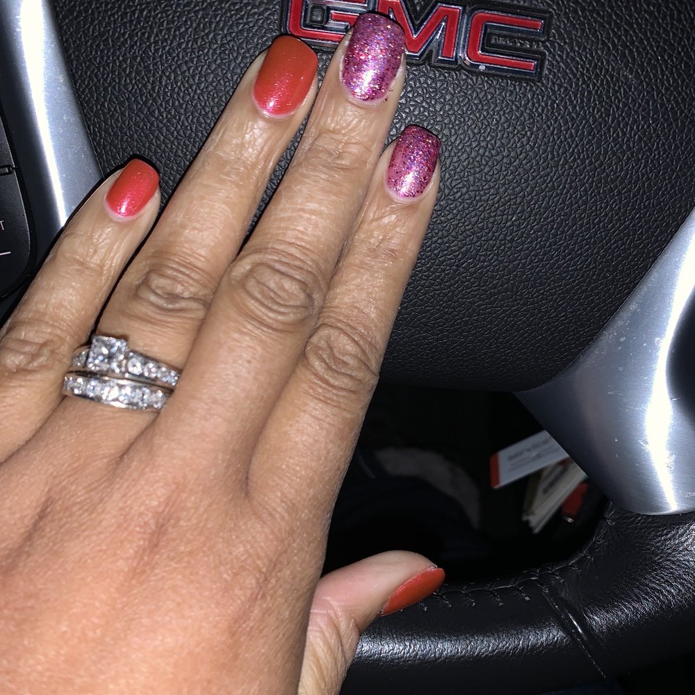 Jess Nailin It - Mood change dark pink when cold - Nail Salons Near Me - Buffalo, New York