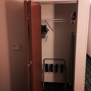 Fairfield by Marriott Inn & Suites Redding - Closet - Hotels Near Me - Redding, California