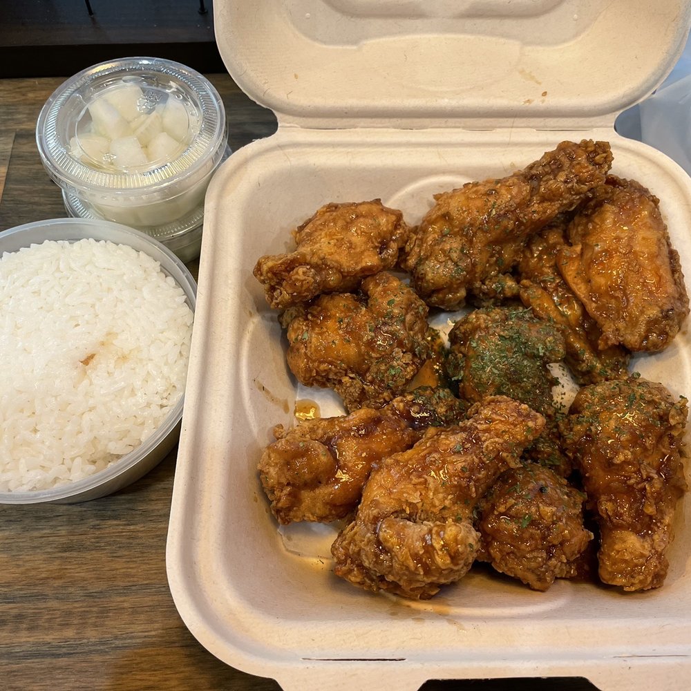 Fried Chicken Wings (10pcs) with Soy Garlic Sauce Rice Pickled Radish (small)