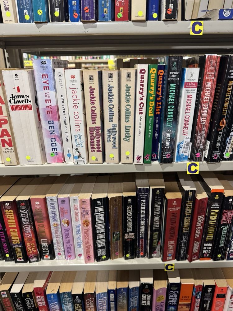 Friends Books on Main Logo