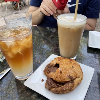 Prosecco Cafe - Arnold Palmer, iced latte and Chocolate & Nutella croissant - Breakfast & Brunch Near Me - Palm Beach Gardens, Florida