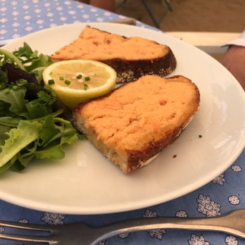 Le Club 55 - Some kind of fish spread it on toast. Sounds kind of strange but again tasted amazing when paired with the greens and the fresh lemon juice - French Near Me - Ramatuelle, 83 Le Club 55 - Some kind of fish spread it on toast. Sounds kind of strange but again tasted amazing when paired with the greens and the fresh lemon juice - French Near Me - Ramatuelle, 83
