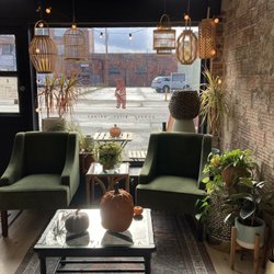 The Vandalia Company - Front seating area