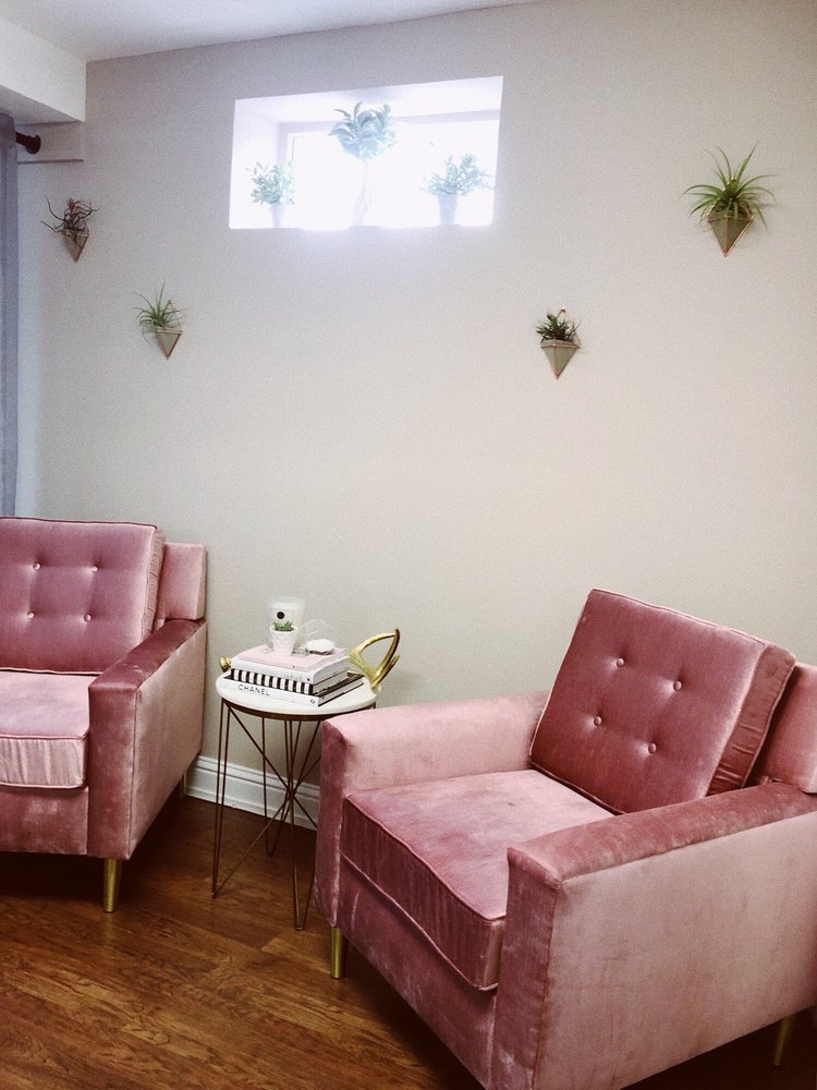 Glow Beauty Lounge Logo