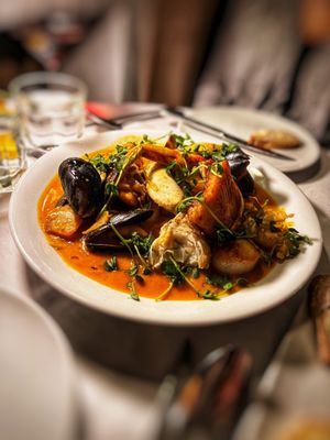 Alouette Bistro by null