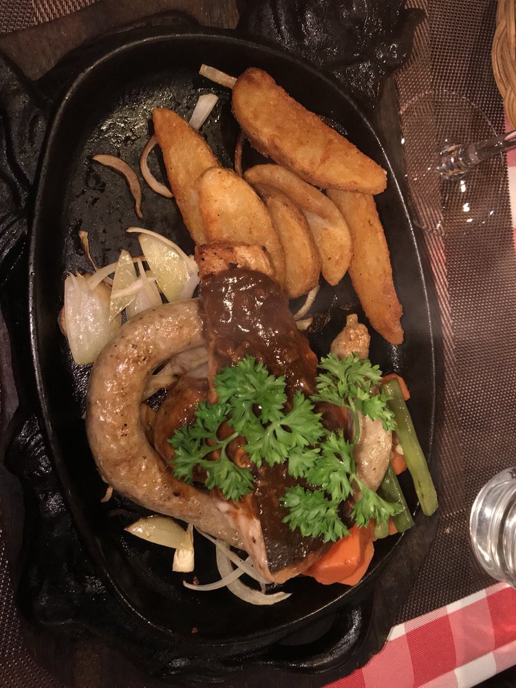 MARINERS’ CORNER Updated August 2024 20 Photos 120 Cantonment Rd