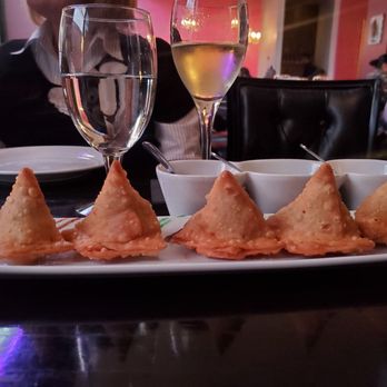 India House - Samosas - Indian Near Me - Chicago, Illinois