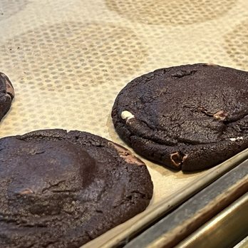 Van Stapele Koekmakerij - Cookie - Desserts Near Me - Amsterdam, New Hampshire