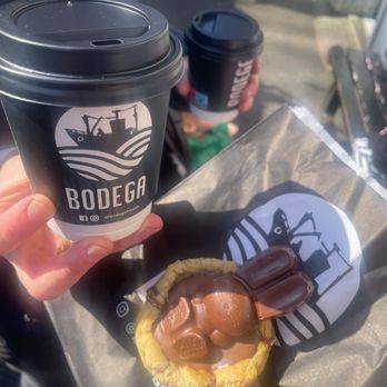Bodega Coffee - Flat White and Chocolate Chip Cookie - Cafes Near Me - Howth, D