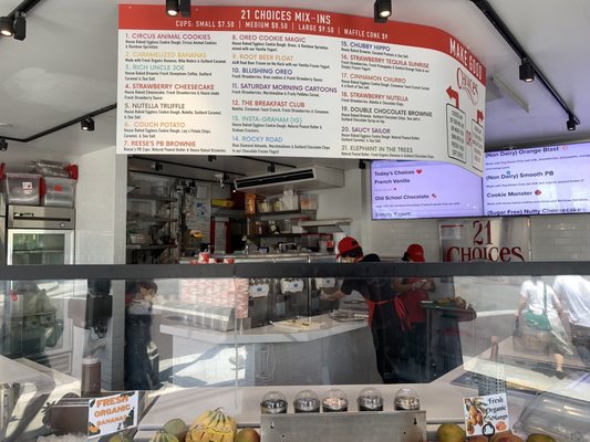 21 Choices Frozen Yogurt by null