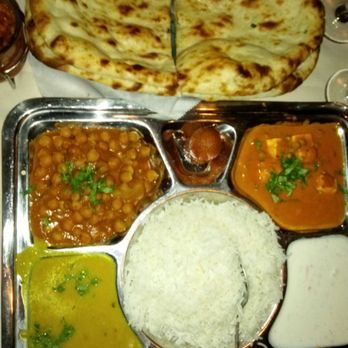 Raja Indian Restaurant - Vegetarian platter - Indian Near Me - Mason, Ohio