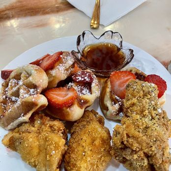 Casa De Flora Bar - Cinnamon Waffles & Fried Chicken - Coffee & Tea Near Me - Bloomfield, New Jersey