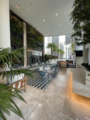 SLS LUX Brickell by null