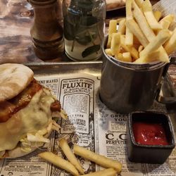 Motorworld Inn - Pulled Burger