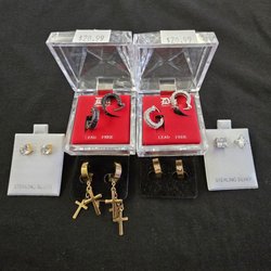 UIC Outlet - Earings