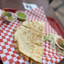 El Morelense - Chicken quesadilla