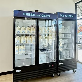 Milk Barn Creamery - Raw milk display - Ice Cream & Frozen Yogurt Near Me - Morgan, Utah Milk Barn Creamery - Raw milk display - Ice Cream & Frozen Yogurt Near Me - Morgan, Utah