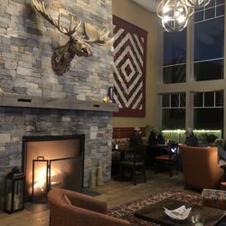 The Notch Grille - Beautiful fireplace seating