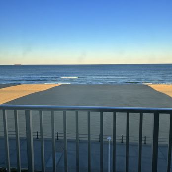 Schooner Inn - Balcony - Hotels Near Me - Virginia Beach, Virginia Schooner Inn - Balcony - Hotels Near Me - Virginia Beach, Virginia