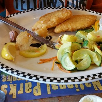 Black Bear Diner - Grants Pass - Fish with Veggie instead of Fries - American Near Me - Grants Pass, Oregon