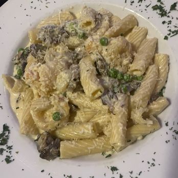 Lombardo's Trattoria - Rigatoni Seafood - Italian Near Me - Saint Louis, Missouri