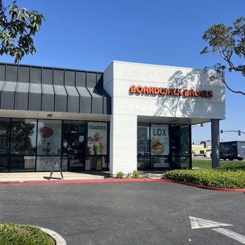 Boardwalk Bagels - Cafes Near Me - Cypress, California