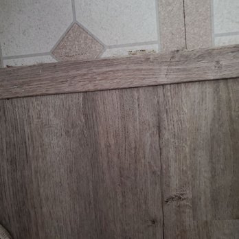 Luna Flooring - Thresh hold between  rooms 3 same and  they threw a diffrent one in and dude.put it in my house - Carpet Installation Near Me