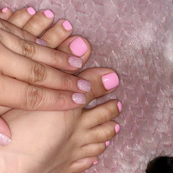 Pink Mango - Tulum pedicure & dip powder in natural nails - Nail Salons Near Me - Irving, Texas